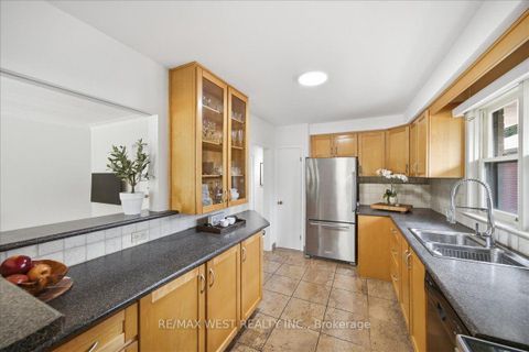 Photo 17 at 19 Decarie Circle, West Deane, Toronto