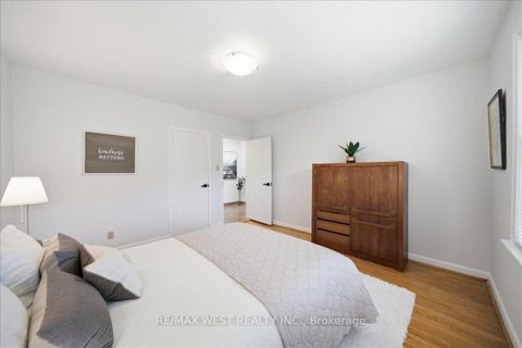 Photo 23 at 19 Decarie Circle, West Deane, Toronto