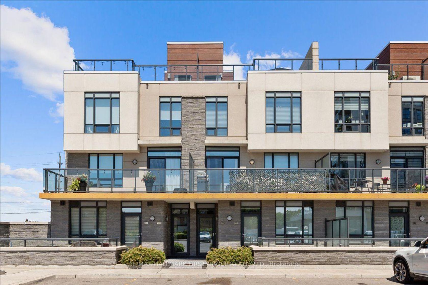TH4 - 1245 Bayly Street, Bay Ridges, Pickering 2