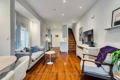 Photo 7 at 7 - 70 Hargrave Lane, York Mills, Toronto