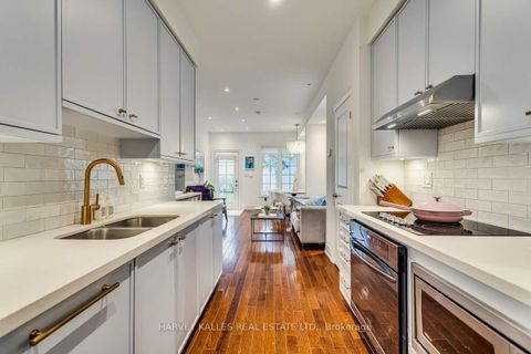Photo 14 at 7 - 70 Hargrave Lane, York Mills, Toronto