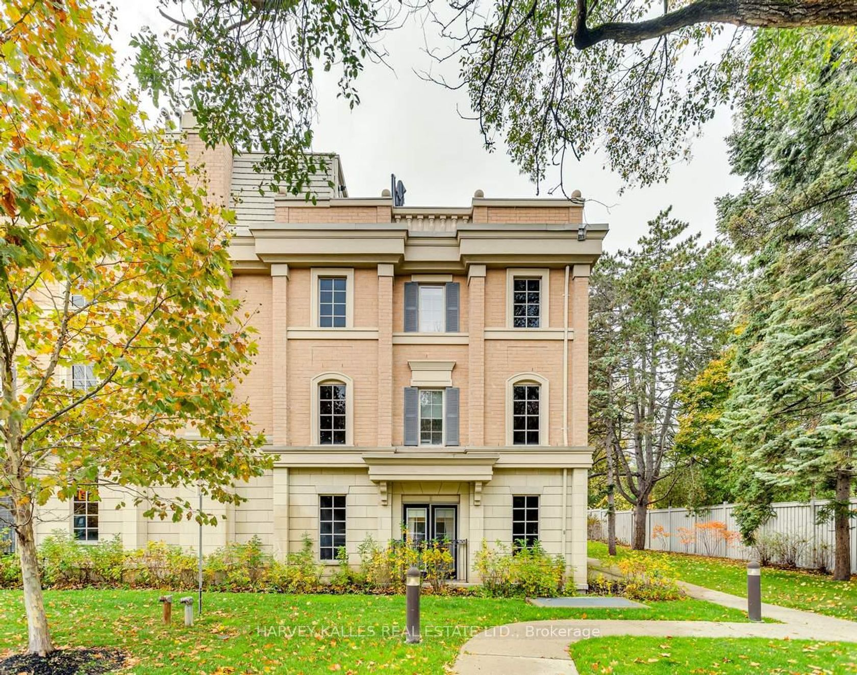 7 - 70 Hargrave Lane, York Mills, Toronto 
