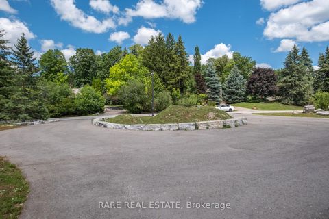 Photo 3 at 23 Valleyview Court, Kleinburg, Vaughan