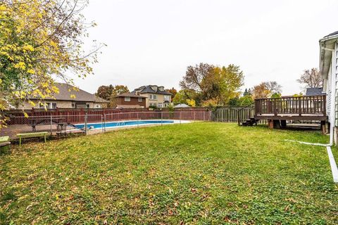 Photo 1 at 226 Lawrence Avenue, Harding, Richmond Hill