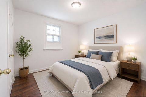 Photo 8 at 226 Lawrence Avenue, Harding, Richmond Hill