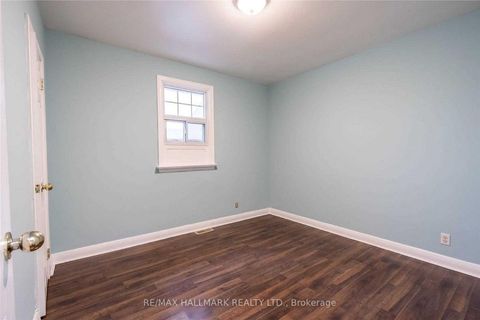 Photo 9 at 226 Lawrence Avenue, Harding, Richmond Hill
