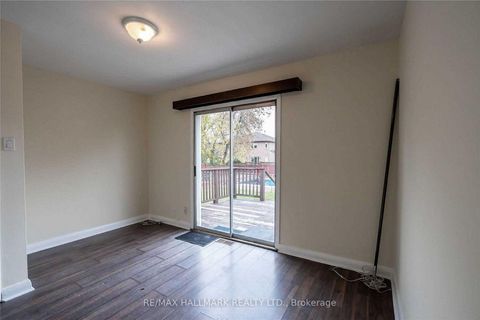 Photo 13 at 226 Lawrence Avenue, Harding, Richmond Hill