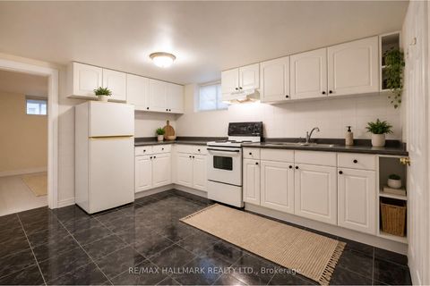 Photo 19 at 226 Lawrence Avenue, Harding, Richmond Hill
