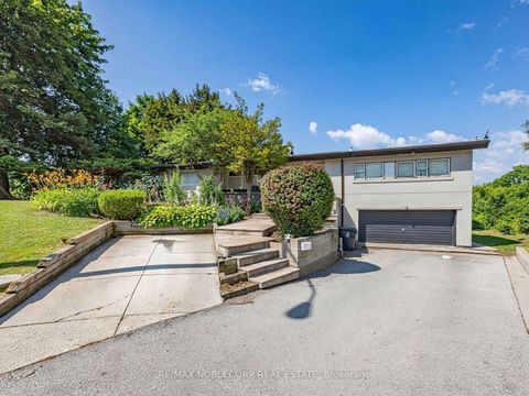 Photo 4 at 12 George McKenzie Court, Pelmo Park W5, Toronto