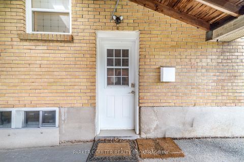 Photo 19 at 7 Oakley Park Square, Wellington, Barrie