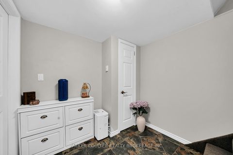 Photo 20 at 7 Oakley Park Square, Wellington, Barrie