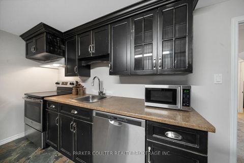 Photo 23 at 7 Oakley Park Square, Wellington, Barrie