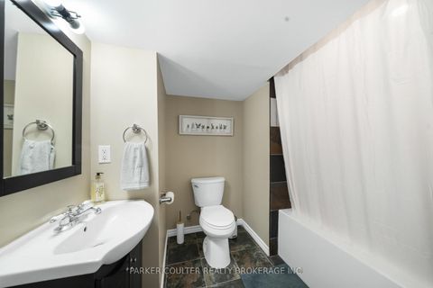 Photo 27 at 7 Oakley Park Square, Wellington, Barrie