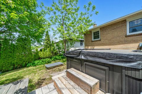 Photo 32 at 7 Oakley Park Square, Wellington, Barrie