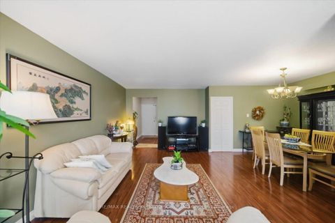 Photo 5 at 601 - 130 Neptune Drive, Lawrence, Toronto