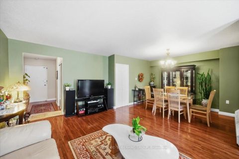 Photo 8 at 601 - 130 Neptune Drive, Lawrence, Toronto