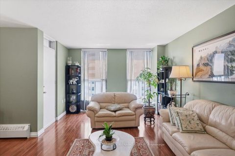 Photo 11 at 601 - 130 Neptune Drive, Lawrence, Toronto
