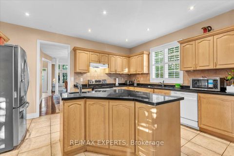 Photo 8 at 110 Velmar Drive, East Woodbridge, Vaughan