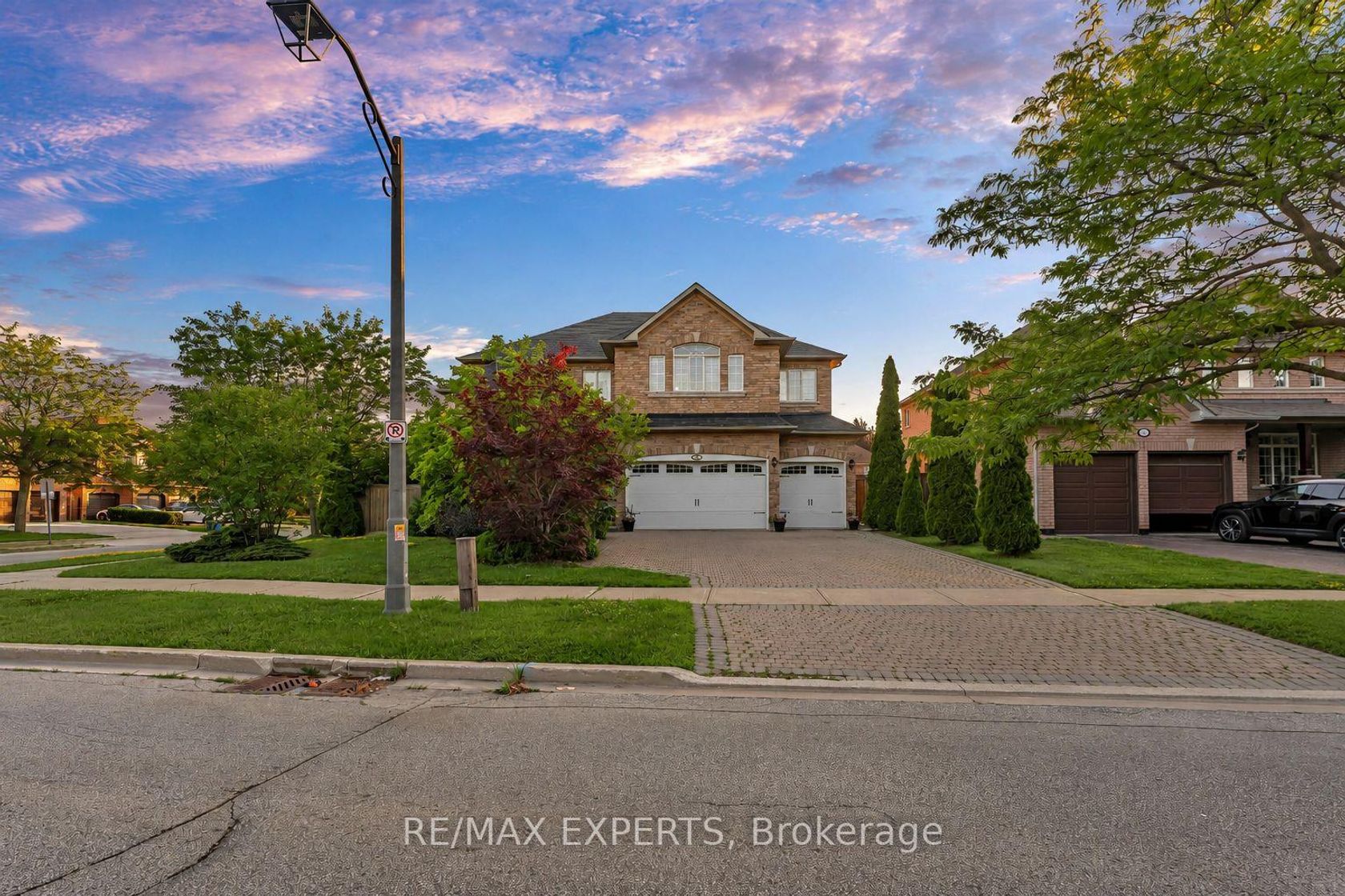 110 Velmar Drive, East Woodbridge, Vaughan photo number 2