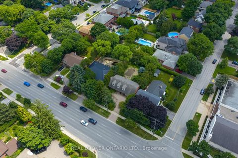 Photo 7 at 302 Burnhamthorpe Road, City Centre West, Toronto
