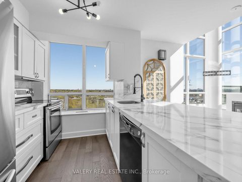 Photo 4 at 827 - 250 Manitoba Street, Mimico, Toronto