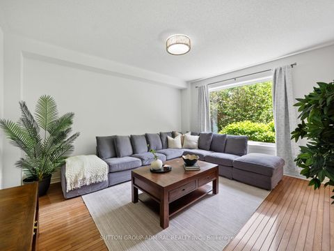 Photo 15 at 37 Nevada Crescent, Rural Vaughan, Vaughan
