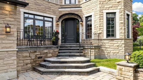Photo 2 at 25 Guinevere Court, Mill Pond, Richmond Hill
