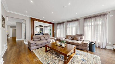 Photo 4 at 25 Guinevere Court, Mill Pond, Richmond Hill