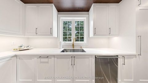 Photo 16 at 25 Guinevere Court, Mill Pond, Richmond Hill