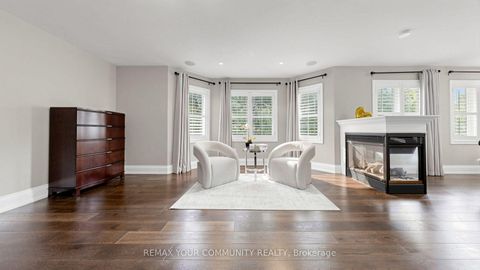 Photo 24 at 25 Guinevere Court, Mill Pond, Richmond Hill