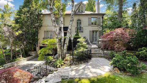 Photo 1 at 27 Strathgowan Crescent, Lawrence Park South, Toronto