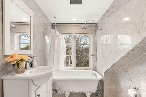 Photo 35 at 27 Strathgowan Crescent, Lawrence Park South, Toronto