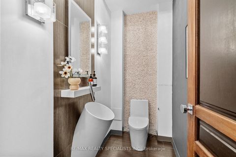 Photo 12 at 418 Ossington Avenue, Bellwoods, Toronto