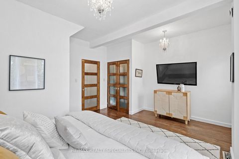 Photo 21 at 418 Ossington Avenue, Bellwoods, Toronto