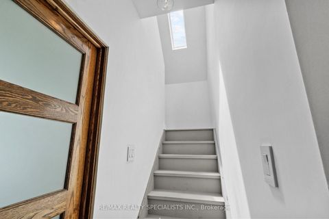 Photo 29 at 418 Ossington Avenue, Bellwoods, Toronto