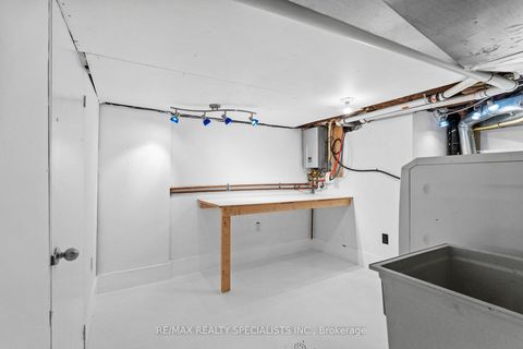 Photo 38 at 418 Ossington Avenue, Bellwoods, Toronto