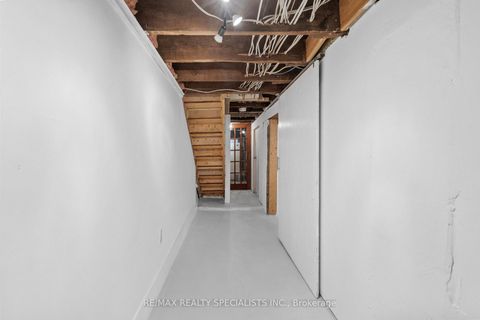 Photo 39 at 418 Ossington Avenue, Bellwoods, Toronto