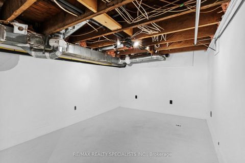 Photo 40 at 418 Ossington Avenue, Bellwoods, Toronto