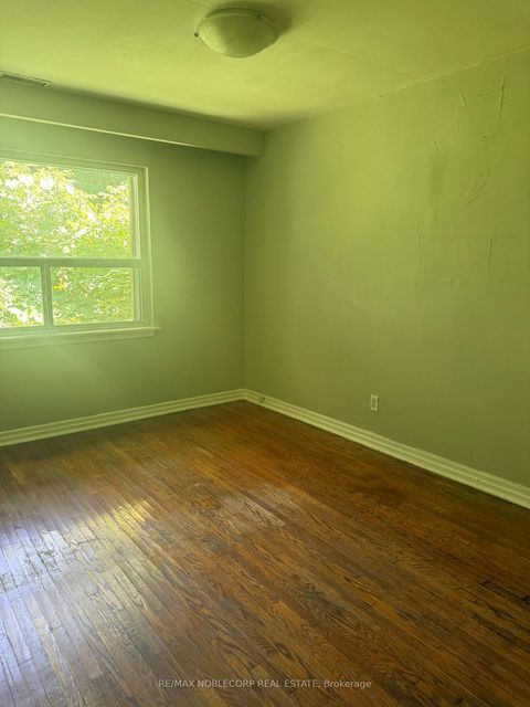 Photo 5 at 832 Davenport Road, Wychwood, Toronto