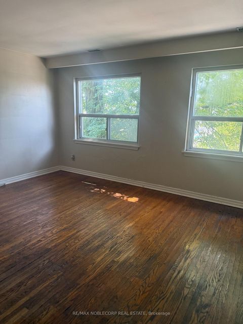 Photo 6 at 832 Davenport Road, Wychwood, Toronto