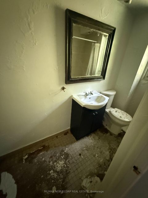Photo 8 at 832 Davenport Road, Wychwood, Toronto