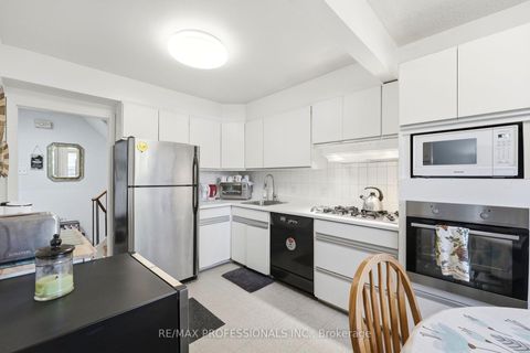 Photo 6 at 12 - 48 Three Valleys Drive, Donalda, Toronto