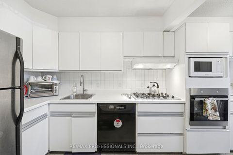 Photo 8 at 12 - 48 Three Valleys Drive, Donalda, Toronto