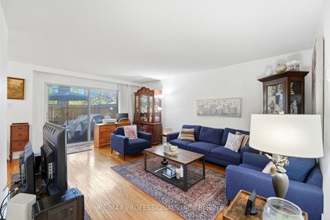 Photo 12 at 12 - 48 Three Valleys Drive, Donalda, Toronto