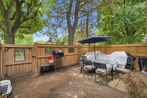 Photo 13 at 12 - 48 Three Valleys Drive, Donalda, Toronto
