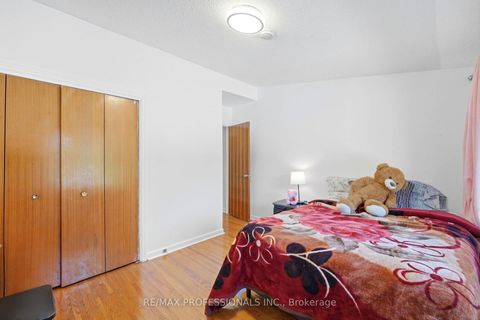 Photo 18 at 12 - 48 Three Valleys Drive, Donalda, Toronto