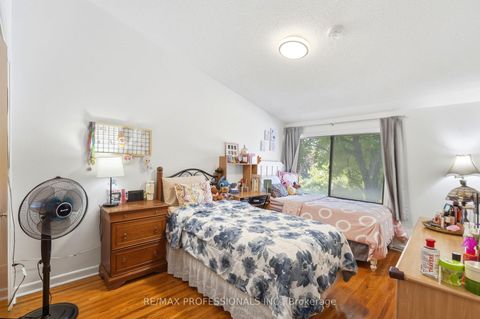 Photo 21 at 12 - 48 Three Valleys Drive, Donalda, Toronto