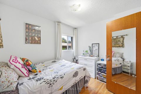Photo 24 at 12 - 48 Three Valleys Drive, Donalda, Toronto