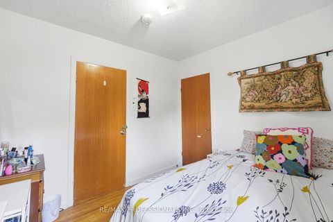 Photo 25 at 12 - 48 Three Valleys Drive, Donalda, Toronto