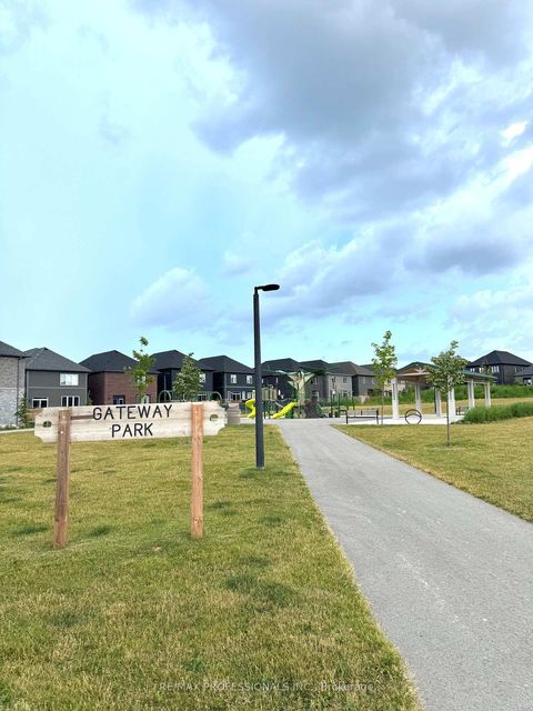 Photo 1 at 14 Barnyard Trail, Shore, Barrie